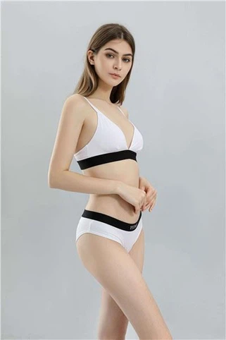 プラスサイズのリブ付きブラレット