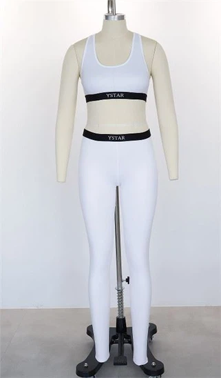 女性のヨガレギンス